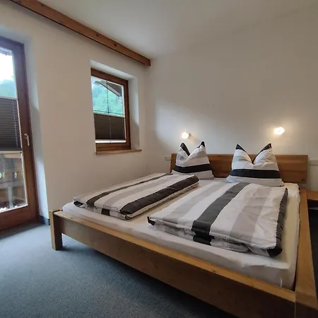 Lachmayer Guest house