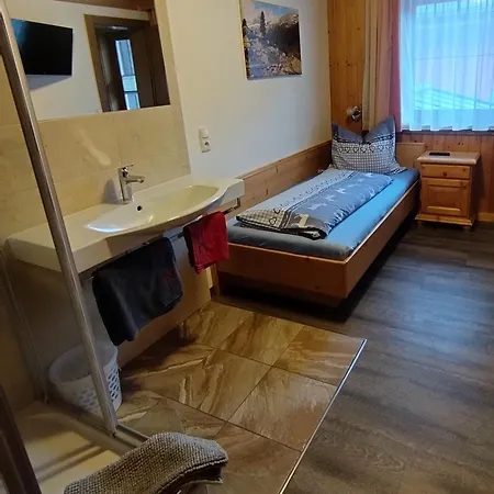 Lachmayer Guest house
